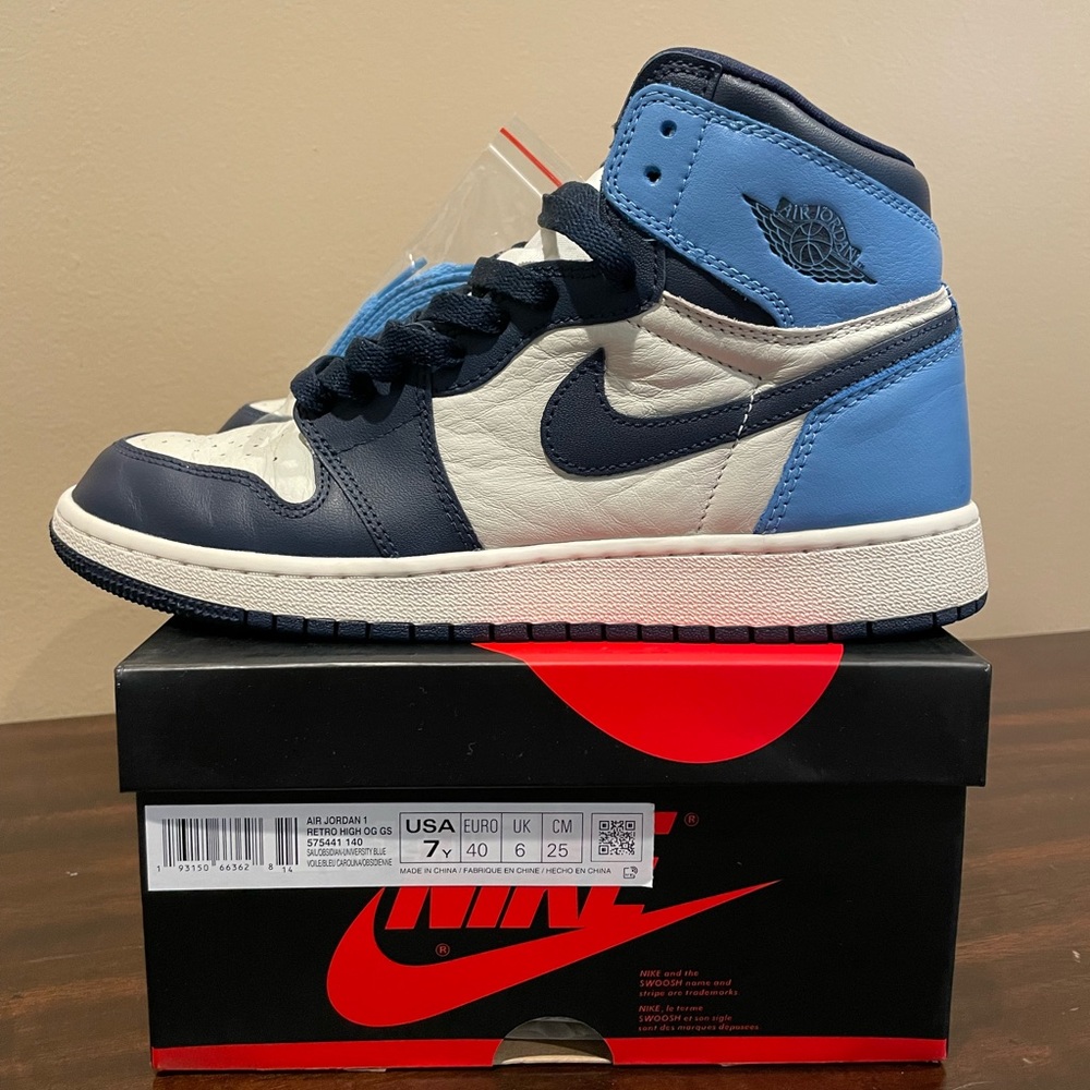 OG Jordan 1 Retro High “Obsidian UNC” Size 7Y (2019 Release)